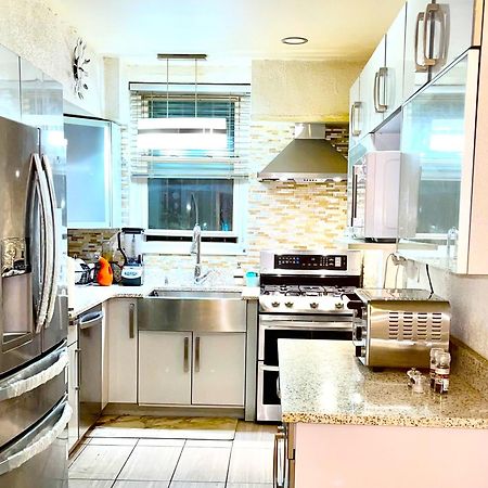 Lga Airport 3 Mins, 3 Bedroom Duplex House, Parking And Private Backyard, 9Mins Subway! 纽约 外观 照片
