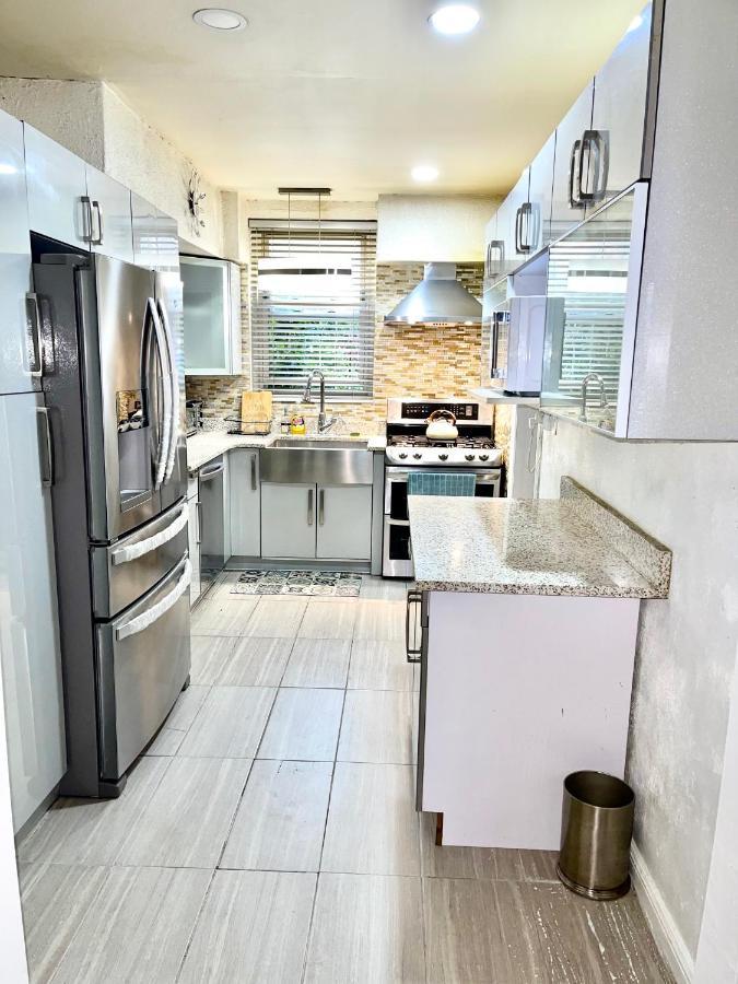 Lga Airport 3 Mins, 3 Bedroom Duplex House, Parking And Private Backyard, 9Mins Subway! 纽约 外观 照片