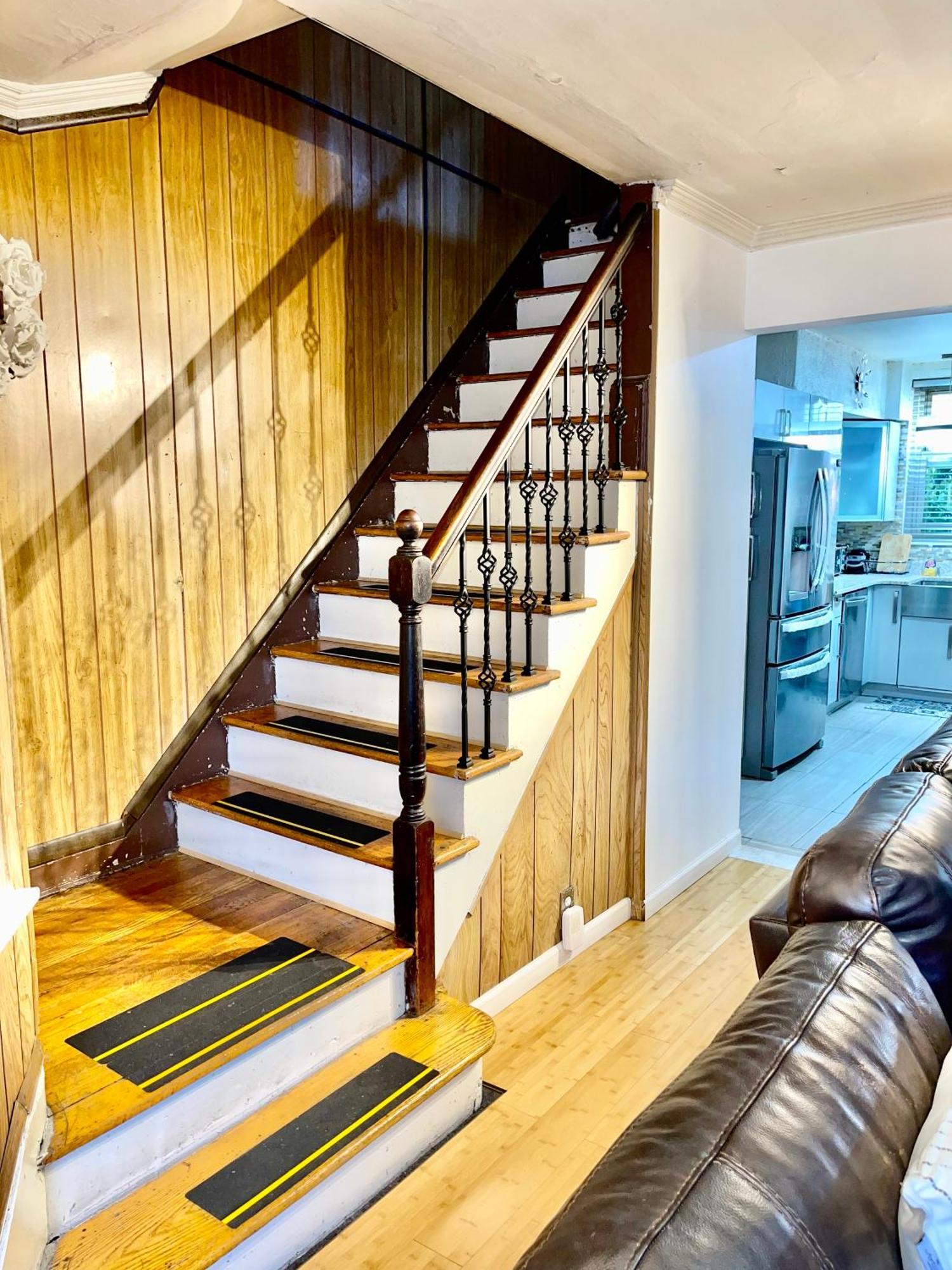 Lga Airport 3 Mins, 3 Bedroom Duplex House, Parking And Private Backyard, 9Mins Subway! 纽约 外观 照片